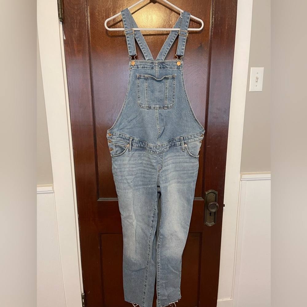Isabel Maternity by Ingrid & Isabel overalls
